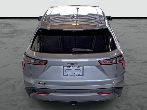New 2026 Chevrolet Equinox LT w/ Convenience Package II FWD image 3