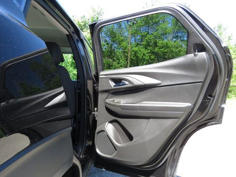 Used 2022 Chevrolet TrailBlazer LT w/ LPO, Blackout Package AWD/4WD image 15