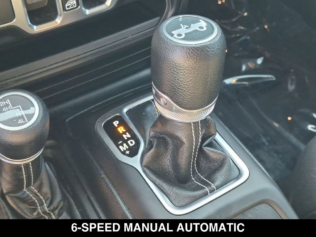Used 2018 Jeep Wrangler Unlimited Sahara AWD/4WD image 8