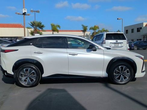 Used 2023 Lexus RZ 450e Premium w/ Technology Package image 4