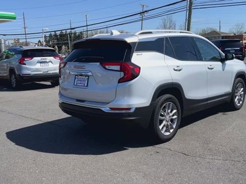 Certified 2022 GMC Terrain SLT image 8