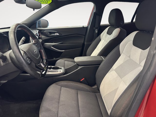 Used 2024 Chevrolet Trax RS w/ Driver Confidence Package FWD image 9