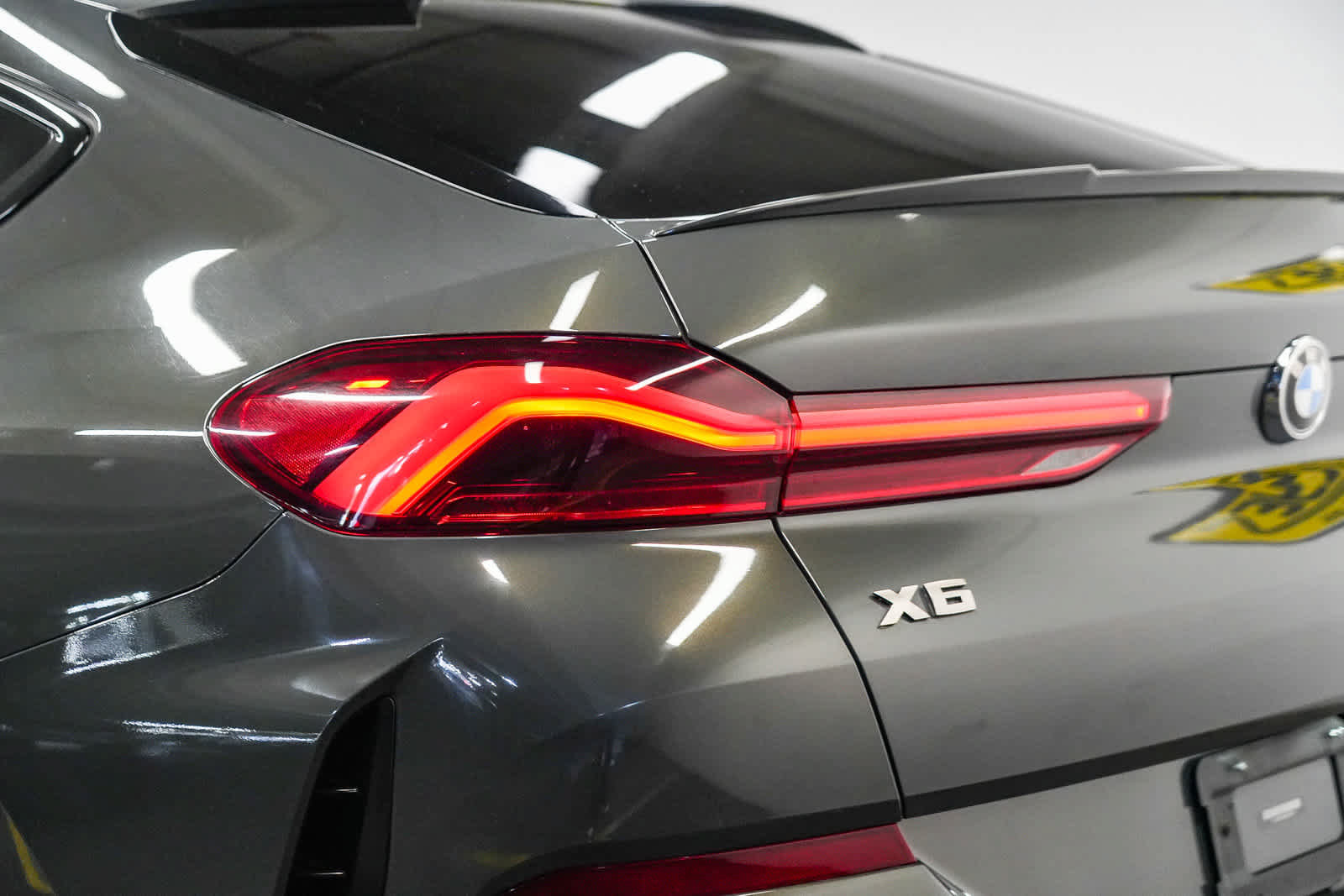 Used 2021 BMW X6 M50i w/ Executive Package AWD/4WD image 11