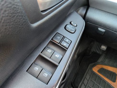 Used 2016 Toyota Camry SE FWD image 28