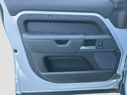 Used 2023 Land Rover Defender 110 X image 21