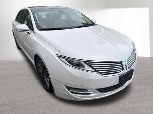 Used 2013 Lincoln MKZ FWD image 2
