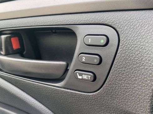 Certified 2025 Honda Passport EX-L image 13
