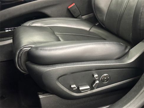 Used 2023 Lincoln Nautilus Reserve w/ Equipment Group 201A image 17