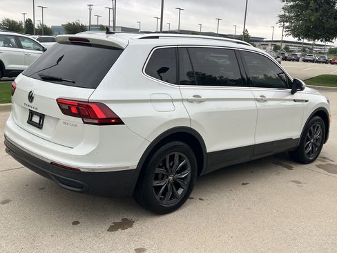 Certified 2023 Volkswagen Tiguan SE w/ Panoramic Sunroof Package FWD image 10