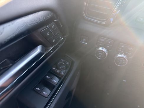 Used 2024 GMC Sierra 2500 AT4X AWD/4WD image 12