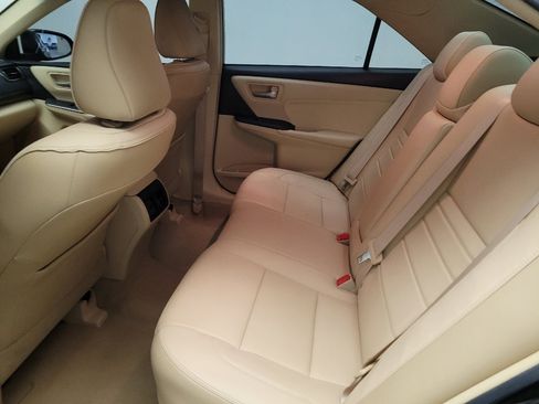 Used 2016 Toyota Camry XLE w/ Moonroof Package FWD image 18