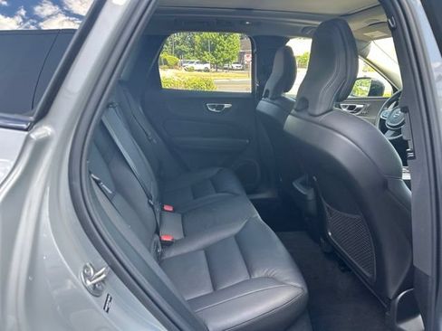 Used 2025 Volvo XC60 B5 Plus AWD/4WD image 13