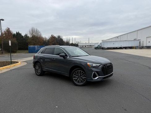 Used 2022 Audi Q3 2.0T Premium w/ Convenience Package image 2