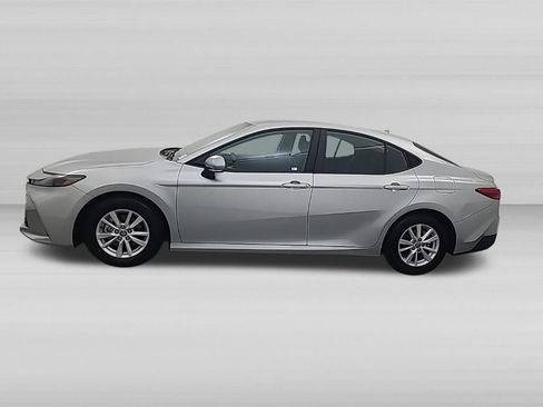 Used 2026 Toyota Camry LE FWD image 9