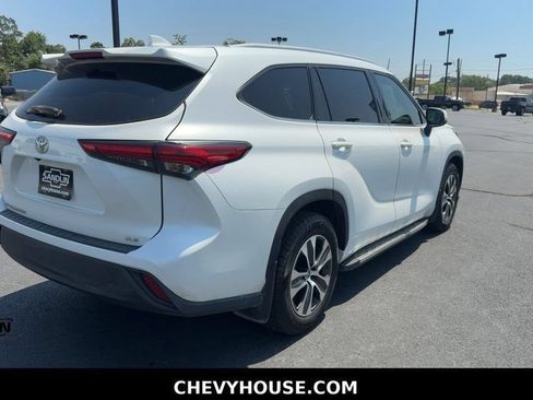 Used 2022 Toyota Highlander XLE FWD image 73