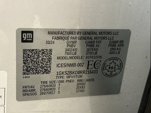 Used 2024 GMC Yukon SLT w/ SLT Luxury Package AWD/4WD image 31