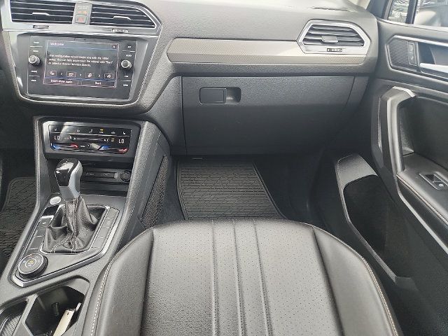 Used 2024 Volkswagen Tiguan SE AWD/4WD image 10