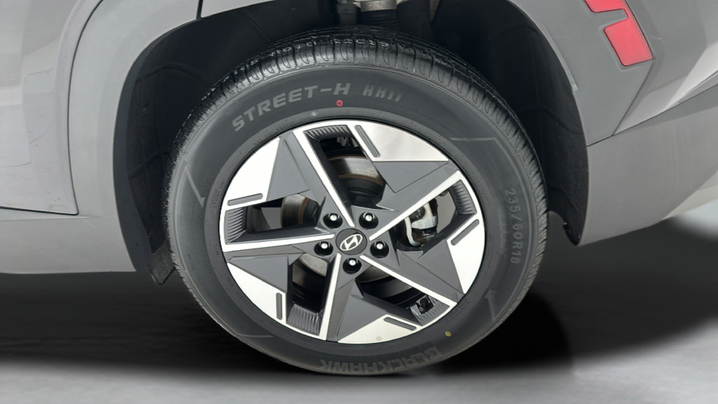 Used 2025 Hyundai Tucson SEL FWD image 8