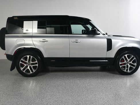 Used 2021 Land Rover Defender 110 X image 4