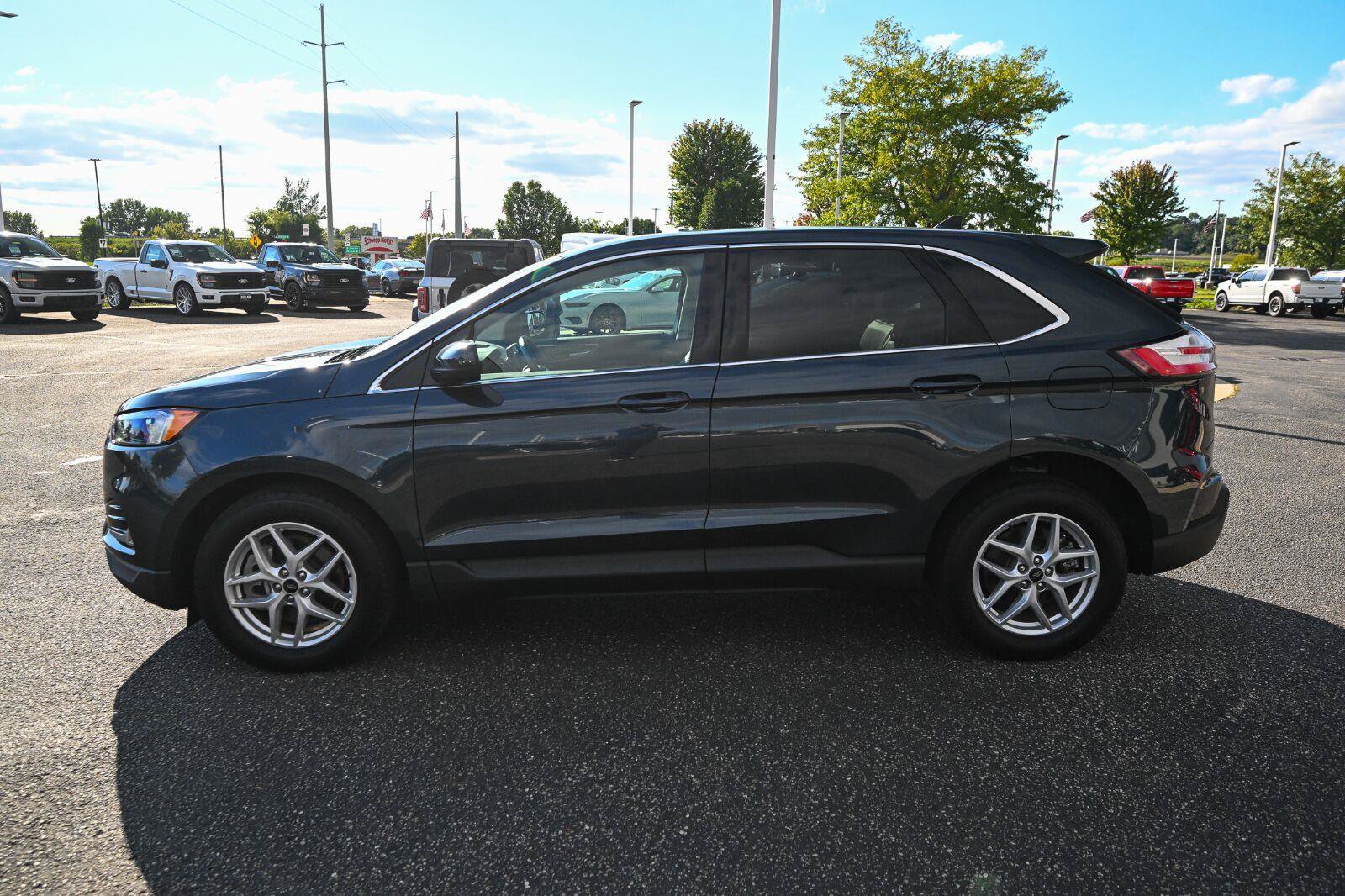 Used 2024 Ford Edge SEL w/ Convenience Package AWD/4WD image 8