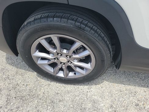 Used 2023 GMC Terrain SLT w/ LPO, Floor Liner Package FWD image 14