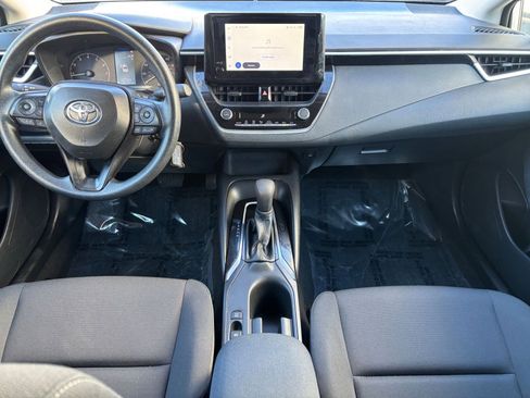 Used 2025 Toyota Corolla LE image 29