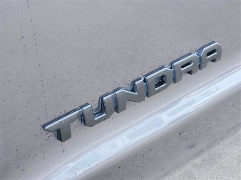Used 2019 Toyota Tundra SR5 w/ SR5 Upgrade Package AWD/4WD image 8