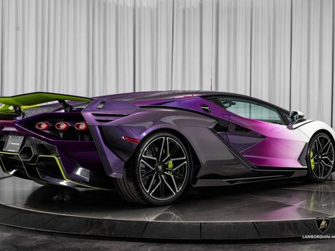 Used 2020 Lamborghini Sian Coupe image 30
