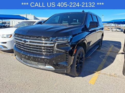 Used 2024 Chevrolet Suburban LT w/ LT Signature Package image 4