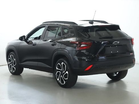 Used 2025 Chevrolet Trax RS w/ Sunroof Package FWD image 40