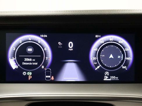 Used 2025 Volkswagen Tiguan SE image 4