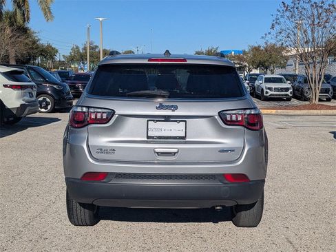Used 2022 Jeep Compass Latitude image 8