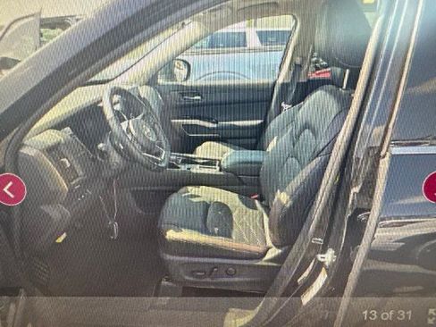 Certified 2025 Nissan Pathfinder Platinum w/ Cargo Package FWD image 5