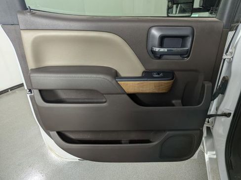 Used 2017 Chevrolet Silverado 1500 LTZ w/ LTZ Plus Package image 15