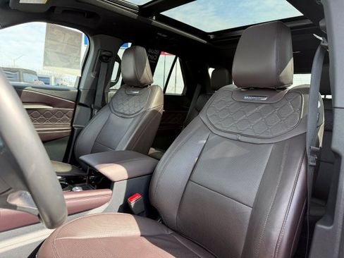 Certified 2025 Ford Explorer Platinum w/ LUX Leather Package image 16