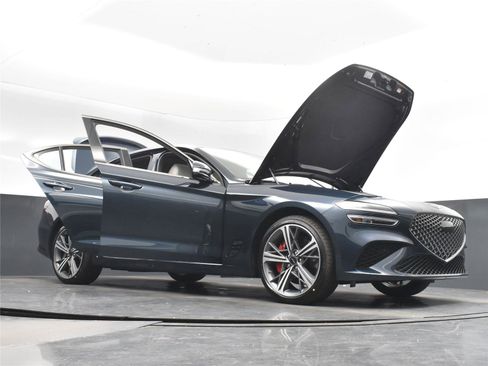 Used 2025 Genesis G70 2.5T w/ Sport Prestige Package image 21