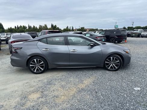 Used 2023 Nissan Maxima SV w/ Floor Mat Group FWD image 4