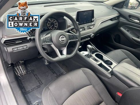 Used 2024 Nissan Altima 2.5 SV FWD image 12