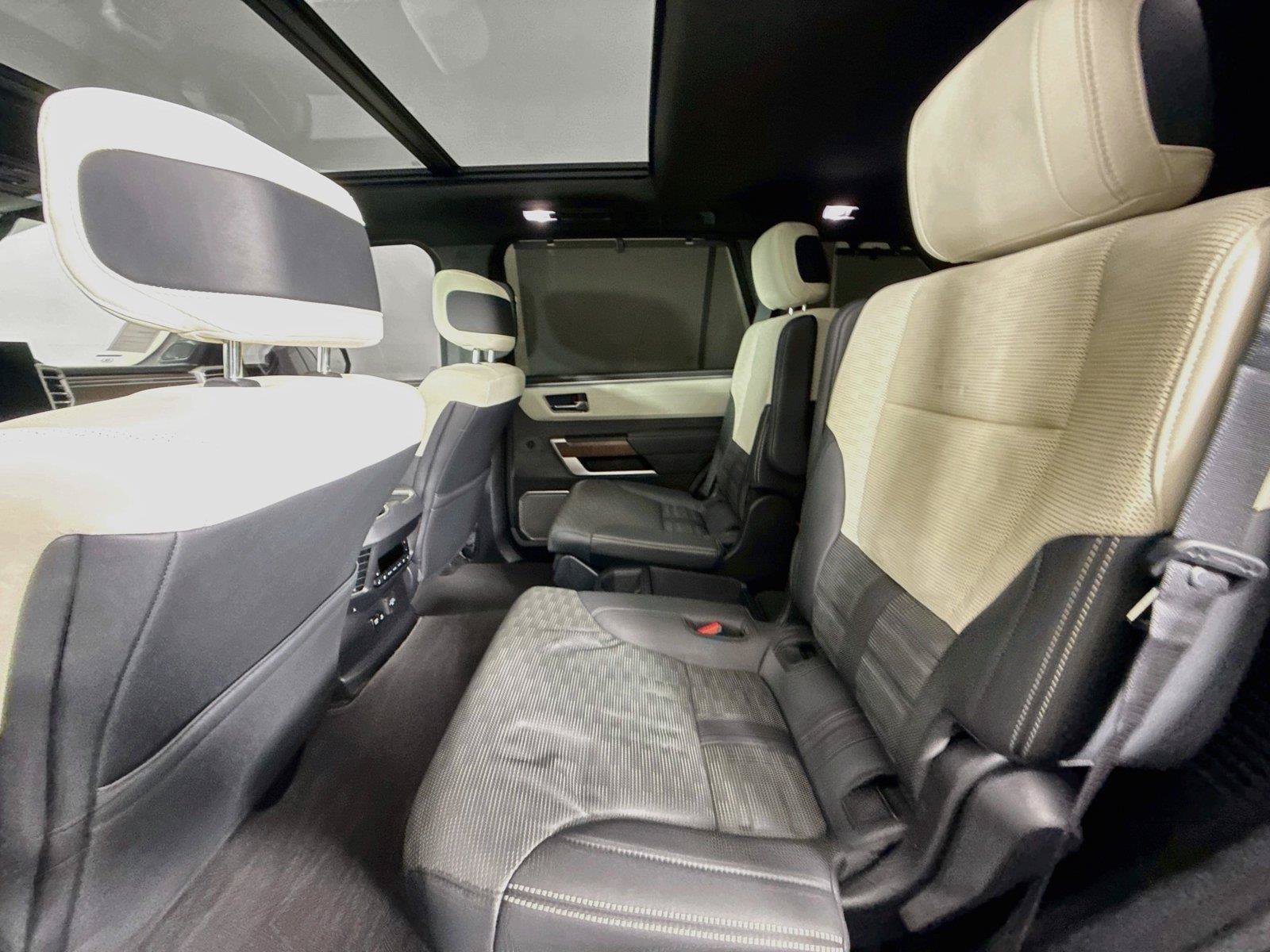 Used 2025 Toyota Sequoia Capstone AWD/4WD image 33