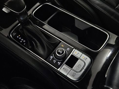 Used 2022 Kia Telluride SX w/ SX Prestige Package AWD/4WD image 14