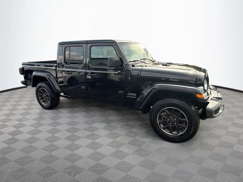 Used 2023 Jeep Gladiator Overland AWD/4WD image 5