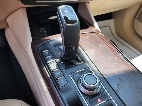 Used 2023 Maserati Levante GranLusso AWD/4WD image 30