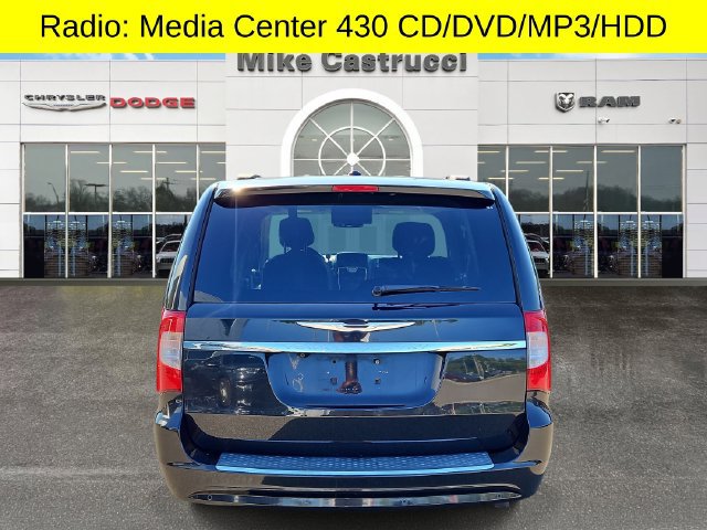 Used 2011 Chrysler Town & Country Touring-L w/ Entertainment Group #2 FWD image 5