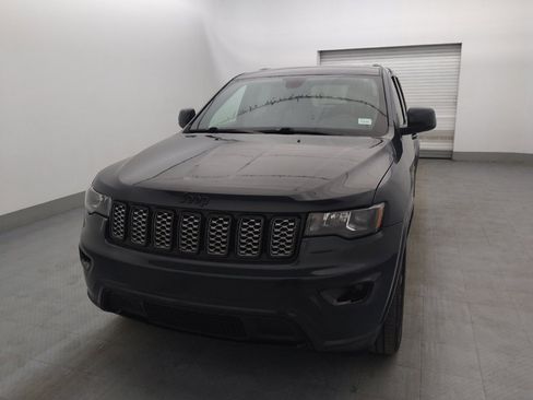 Used 2017 Jeep Grand Cherokee Altitude image 15