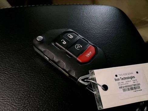 Used 2018 Jeep Wrangler Unlimited Sahara image 14