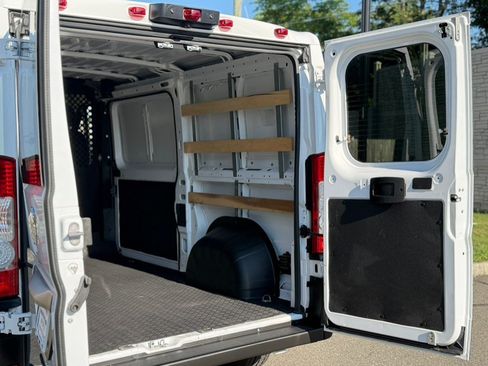 Used 2025 RAM ProMaster 2500 w/ U-Haul Equipment Group FWD image 19