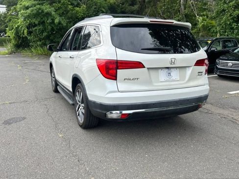 Used 2018 Honda Pilot Touring image 5