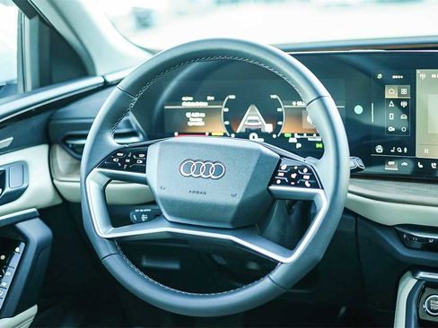 New 2025 Audi Q5 Prestige image 15