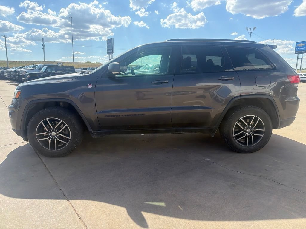 Used 2018 Jeep Grand Cherokee Trailhawk w/ Trailhawk Luxury Group AWD/4WD image 2