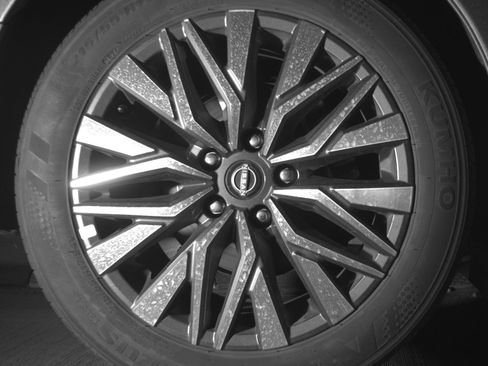 Used 2025 Nissan Altima 2.5 SV FWD image 15